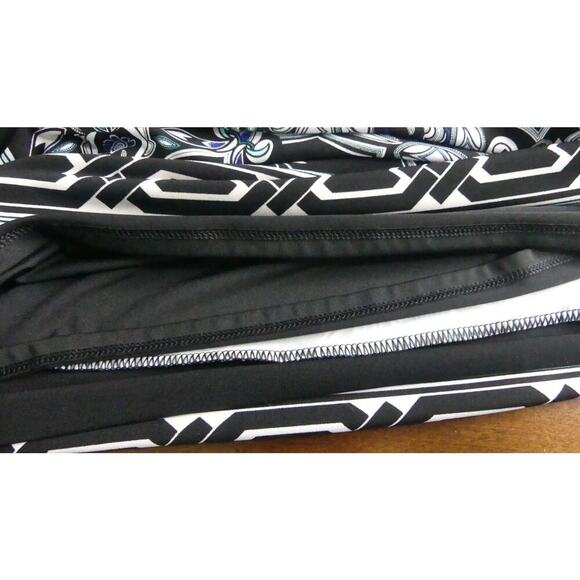 White House Black Market Shift Dress Size Small Medallion Peep Hole A-Line Black - Picture 10 of 12